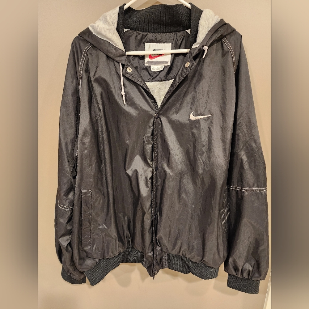 Nike Vintage Black Hooded Lined Windbreaker EUC Adult Men Women XL